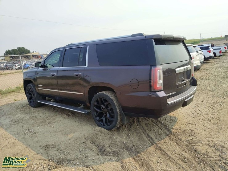 2015-gmc-yukon-xl-image-2