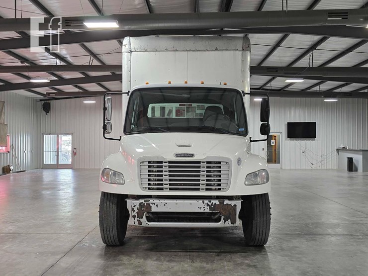 2017-freightliner-business-class-m2-106-image-7