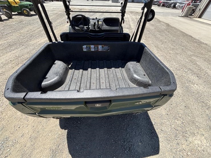 2014-john-deere-gator-xuv-550-image-9