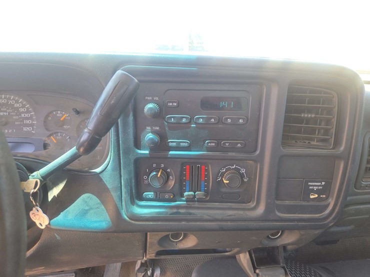 2006-chevrolet-silverado-2500-image-19