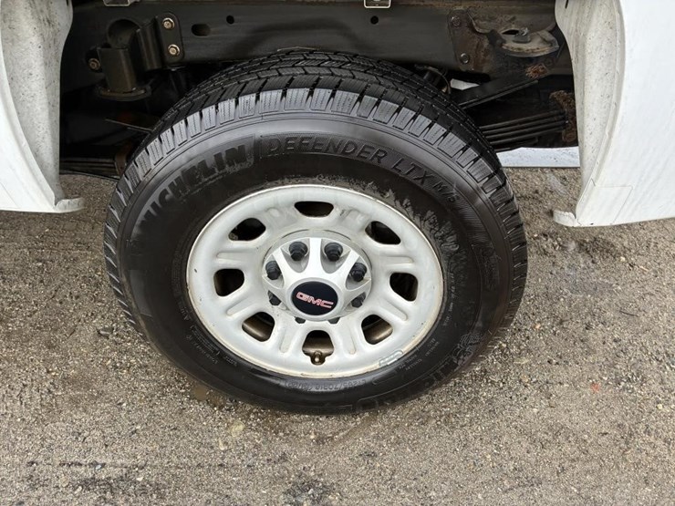 2012-gmc-sierra-3500-image-5