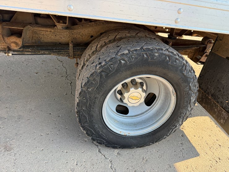 2018-chevrolet-express-4500-image-8
