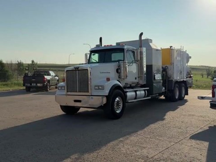 2009-western-star-4900-image-1