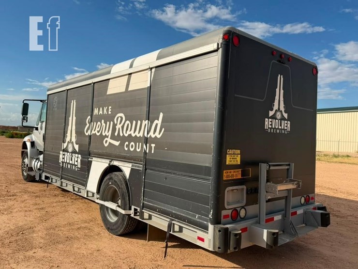 2017-international-durastar-4300-image-3