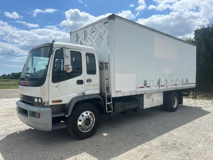 2001-gmc-t7500-image-1