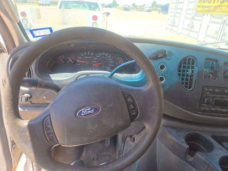 2007-ford-e350-image-16