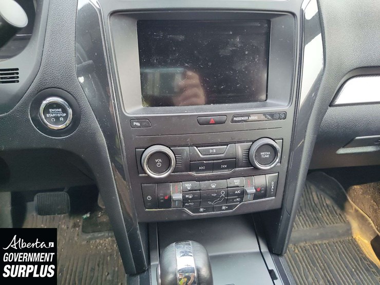2019-ford-explorer-image-9