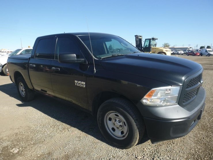 2016-dodge-1500-image-2