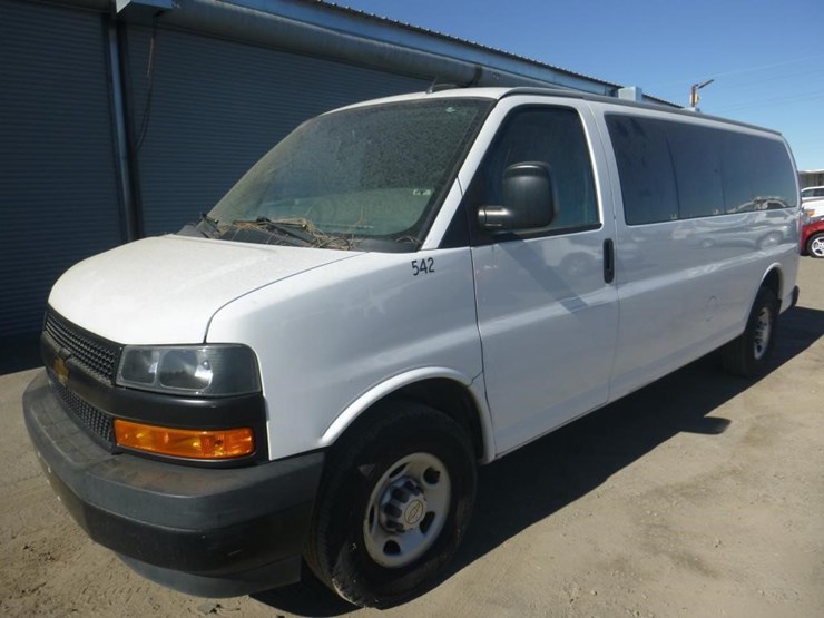 2020-chevrolet-express-2500-image-1