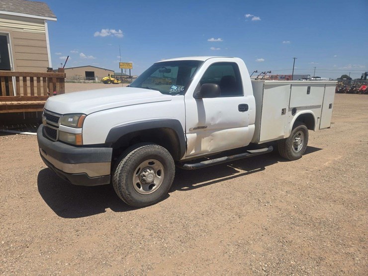 2006-chevrolet-silverado-2500-image-1