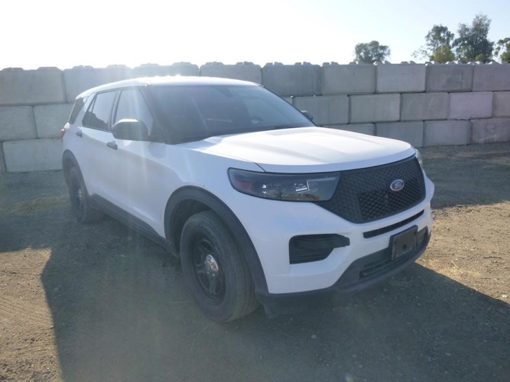 2020-ford-explorer-image-3