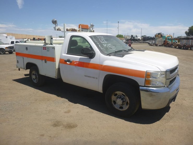 2007-chevrolet-2500-image-2