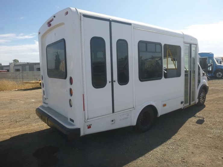 2019-ford-transit-image-3