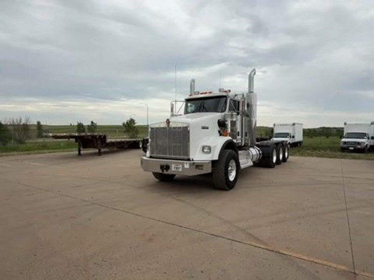 2014-kenworth-t800-image-1
