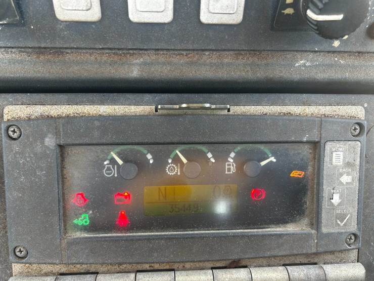 #39312-•-john-deere-310sj-backhoe-image-16