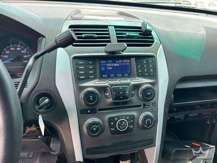 2013-ford-explorer-image-18