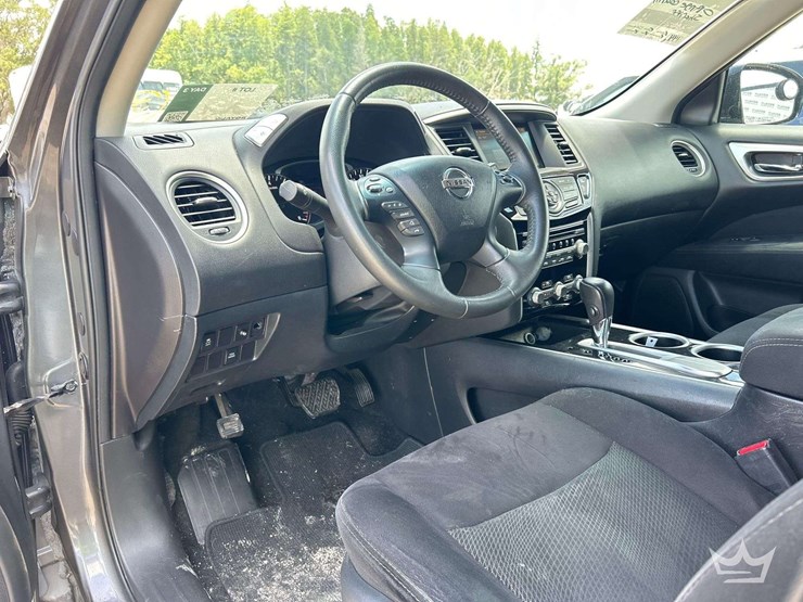 2016-nissan-pathfinder-image-12