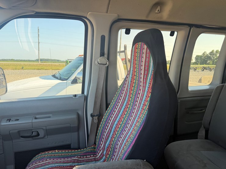 2013-ford-e350-image-82