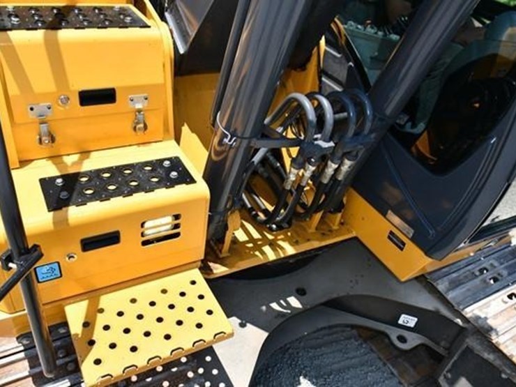 2019-deere-160g-lc-image-43