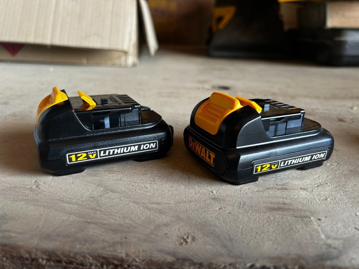 #39138-•-dewalt-drill-kit-image-4