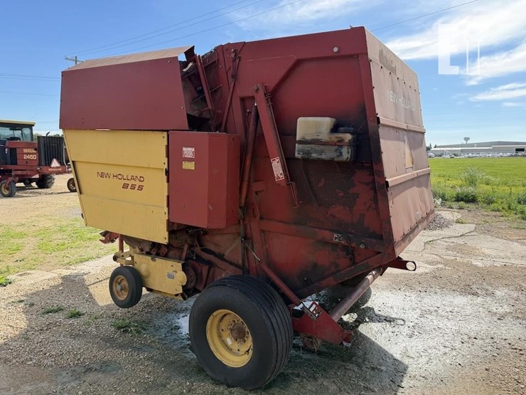 new-holland-855-image-4