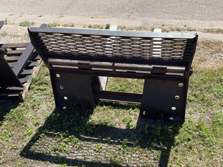 skidsteer-forks-image-2