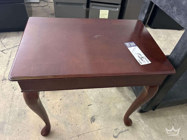 misc--end-table,-cart,-shredder,-podium,-usb-charge-station-image-1