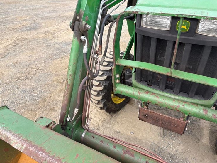 john-deere-3038e-image-16