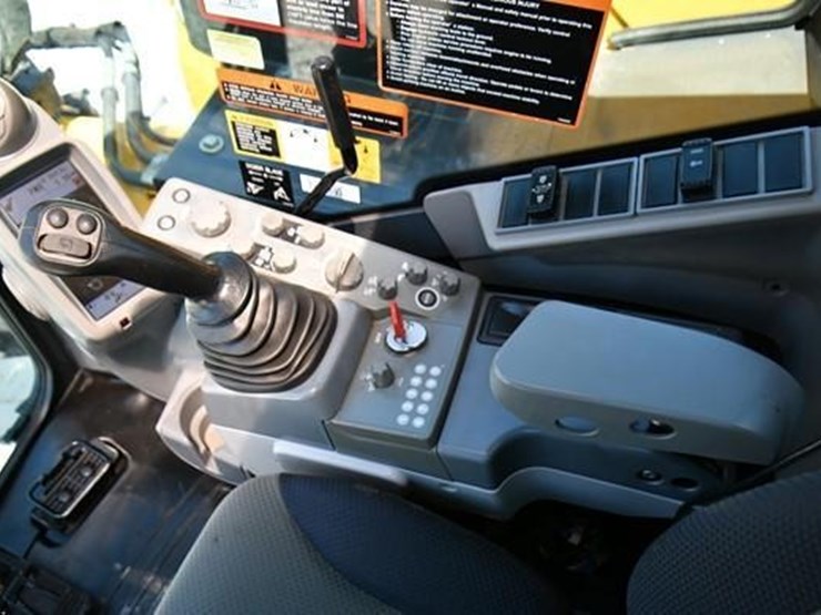 2021-deere-85g-image-16