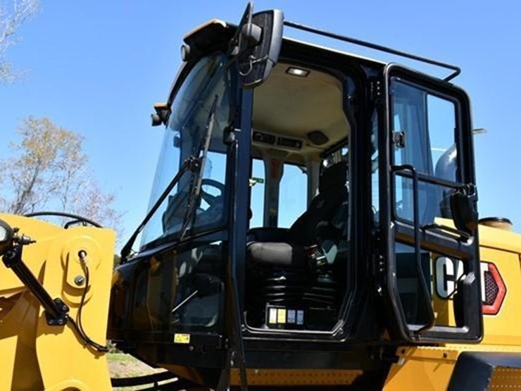 2020-caterpillar-938m-image-12