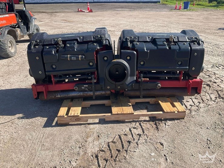 toro-porcore-1298-09716-turf-aerator-image-5