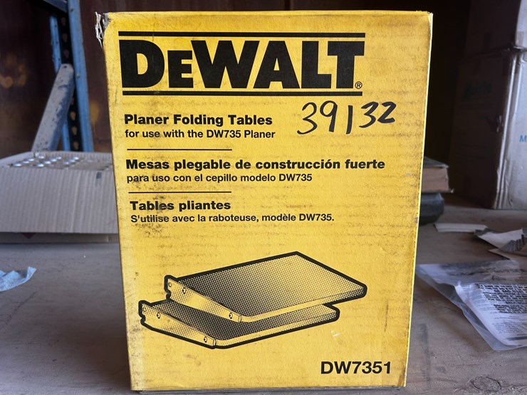 #39132-•-dewalt-folding-table-image-4