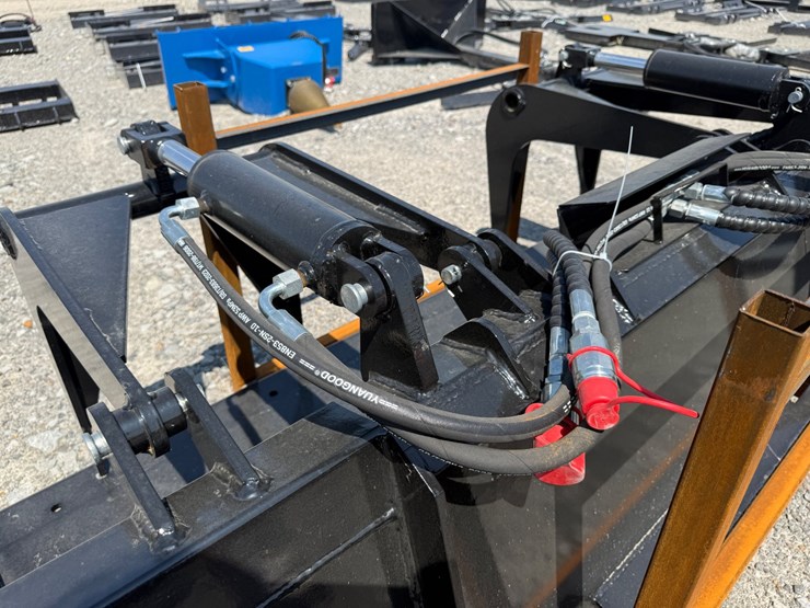 #2064-•-unused-pg772-skid-steer-plate-grabber-cpbzmq2604070-inv#48879-image-6