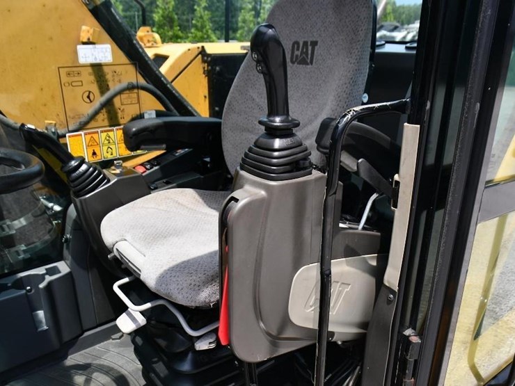 2019-caterpillar-m322f-image-23