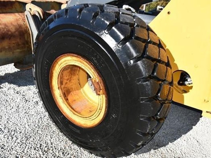 2017-deere-644k-image-13