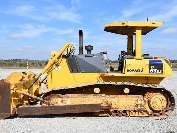 2006-komatsu-d65ex-image-1