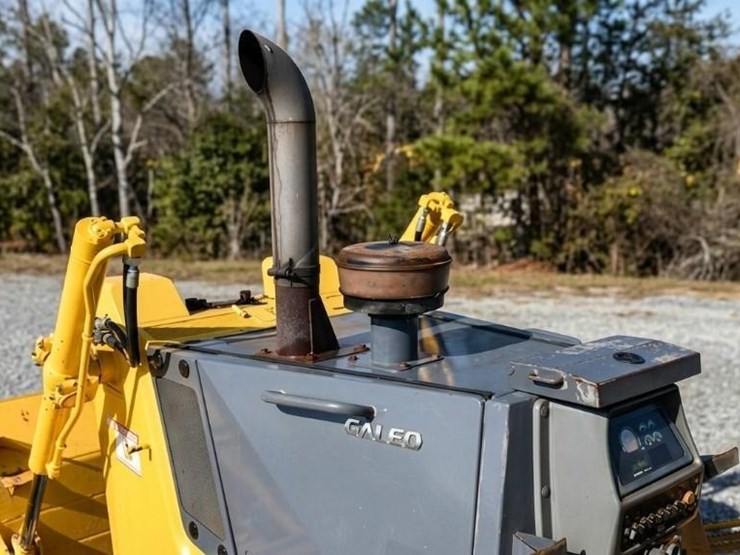 2006-komatsu-d65ex-image-12