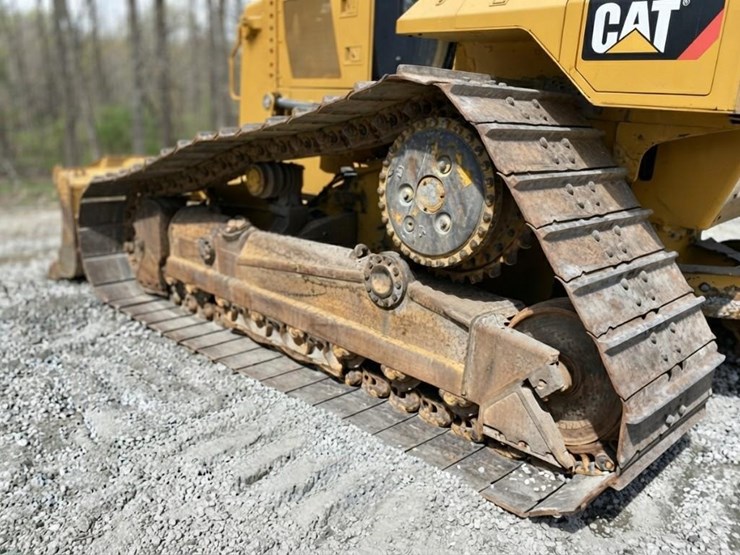 2019-caterpillar-d6n-lgp-image-5