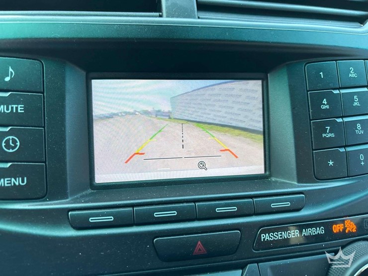 2016-ford-explorer-image-25