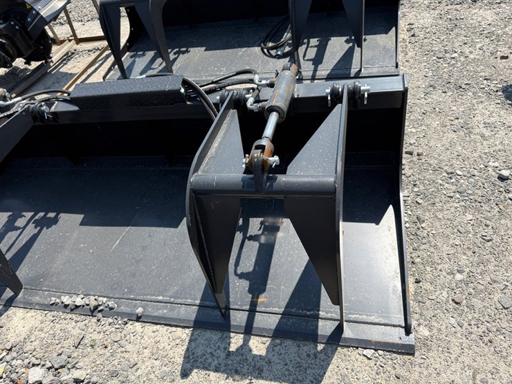 #2067-•-unused-jct-84"-skid-steer-grapple-bucket-inv#49887-image-6