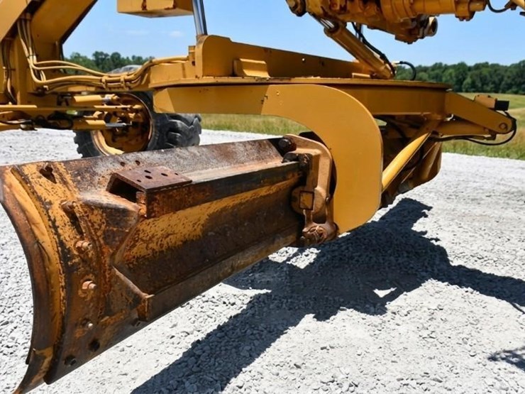 2002-caterpillar-140h-image-21