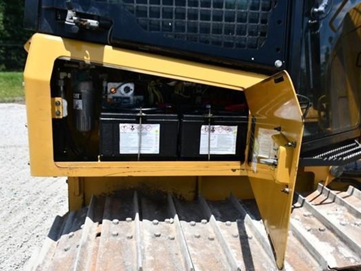 2016-caterpillar-d5k2-lgp-image-33