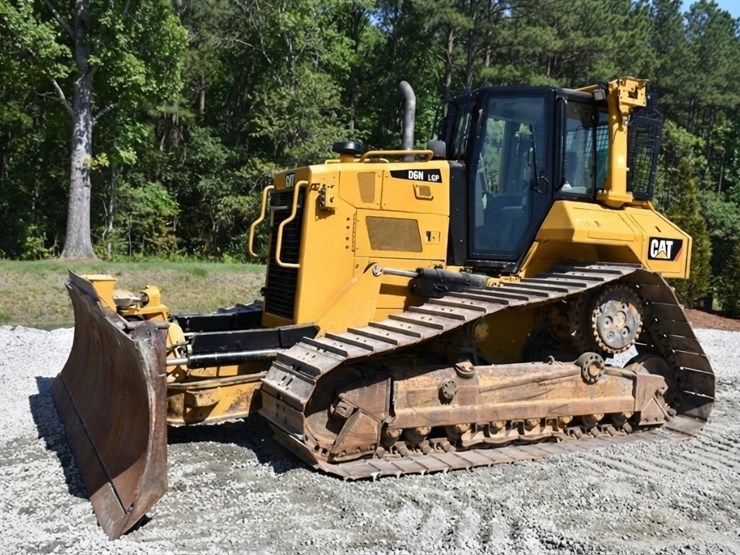 2019-caterpillar-d6n-lgp-image-1
