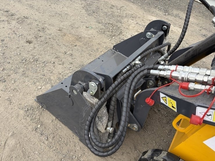 2026-machpro-mp-s380-mini-compact-track-loader-image-15