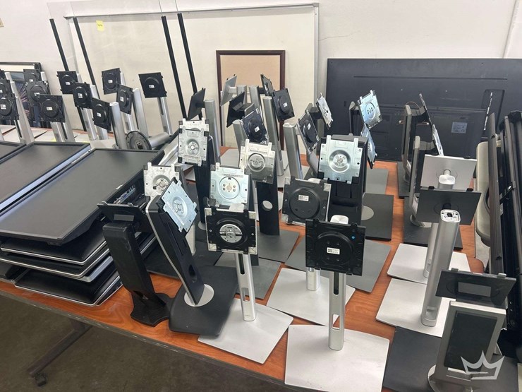 monitors/stands-image-1