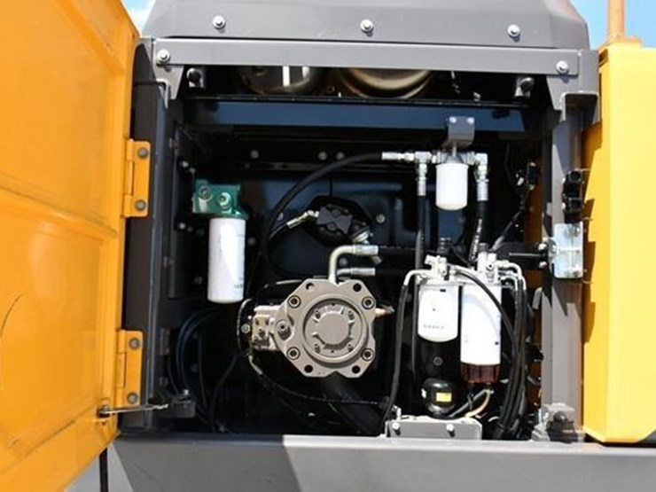 2022-volvo-ec250el-image-39