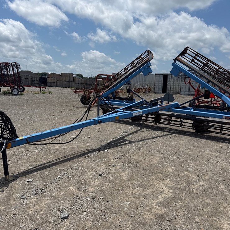 #41925 • DMI 30' Crumbler INV# 41925