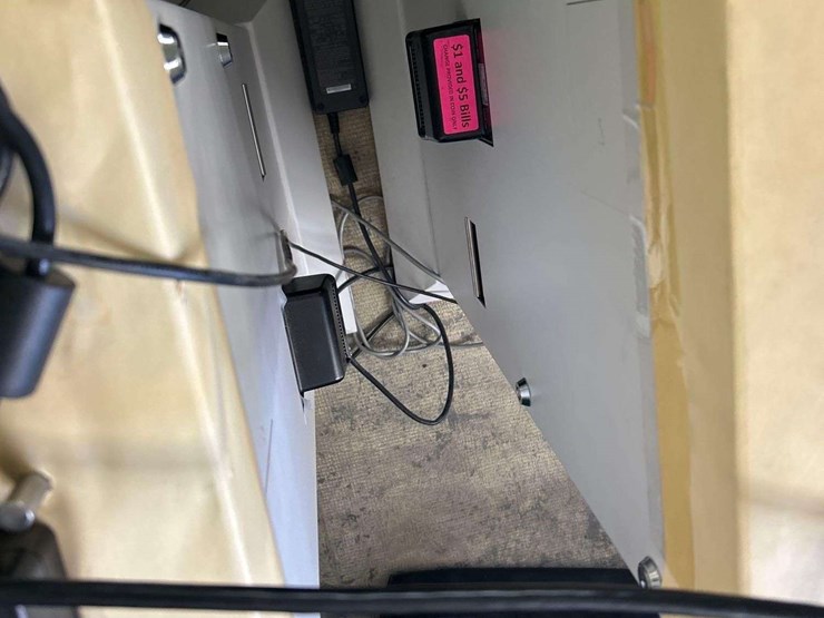 envisionware-coin/bill-acceptors-image-3