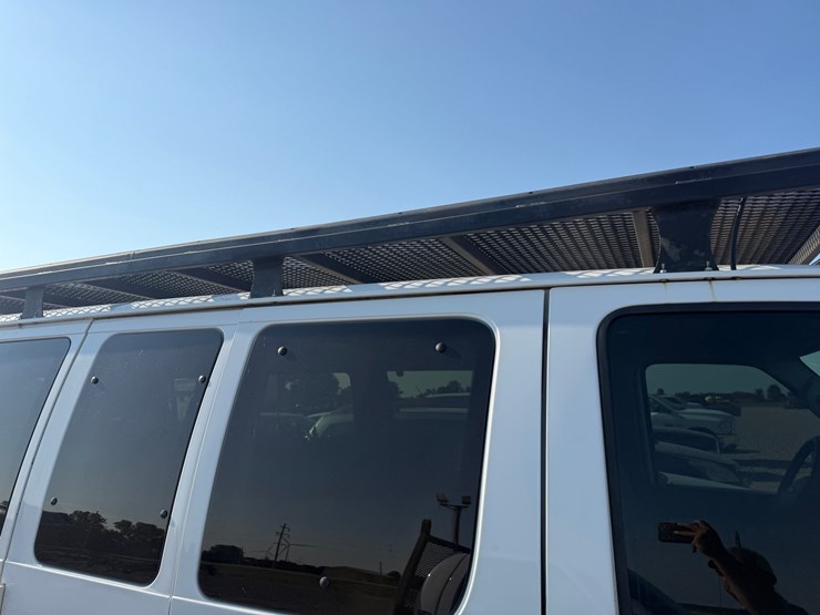 2013-ford-e350-image-46