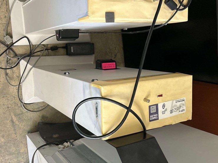 envisionware-coin/bill-acceptors-image-1